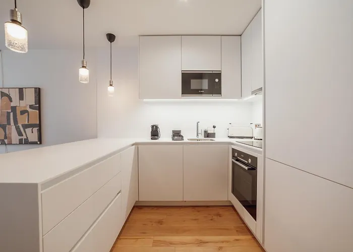 Guest Renovato Luxus Flat W/ Parking * 波尔图