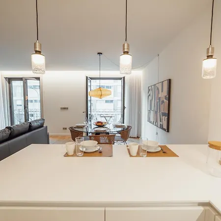 Guest Renovato Luxus Flat W/ Parking بورتو
