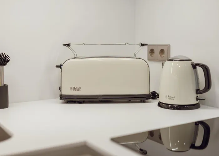 Guest Renovato Luxus Flat W/ Parking