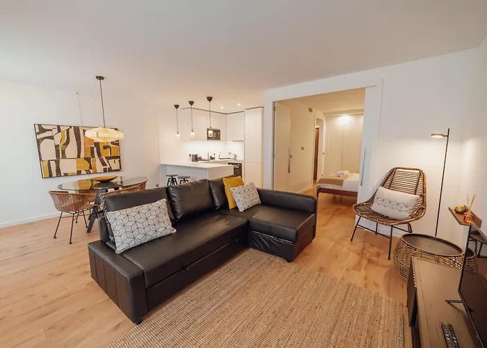 Appartamento Guest Renovato Luxus Flat W/ Parking Oporto