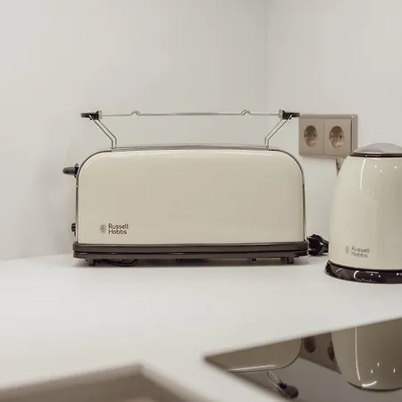 Guest Renovato Luxus Flat W/ Parking